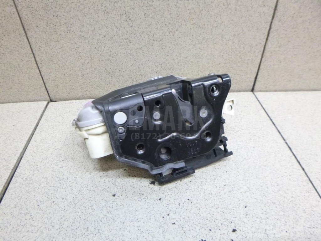 Замок двери передней левой