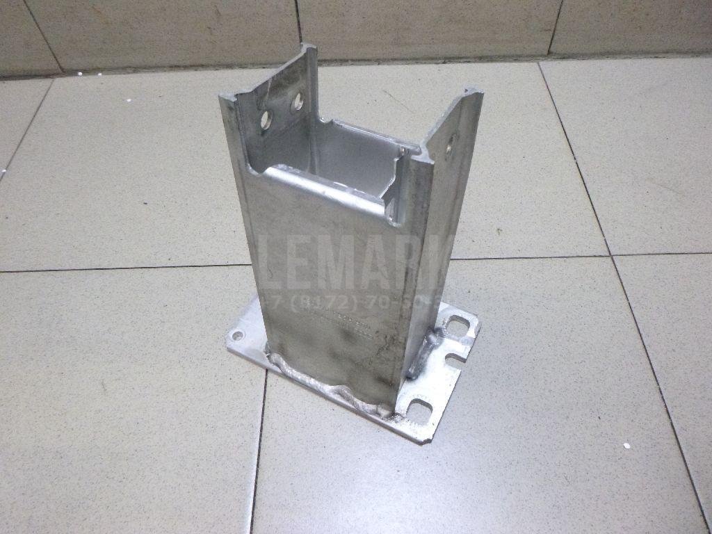 Кронштейн усилителя переднего бампера левый