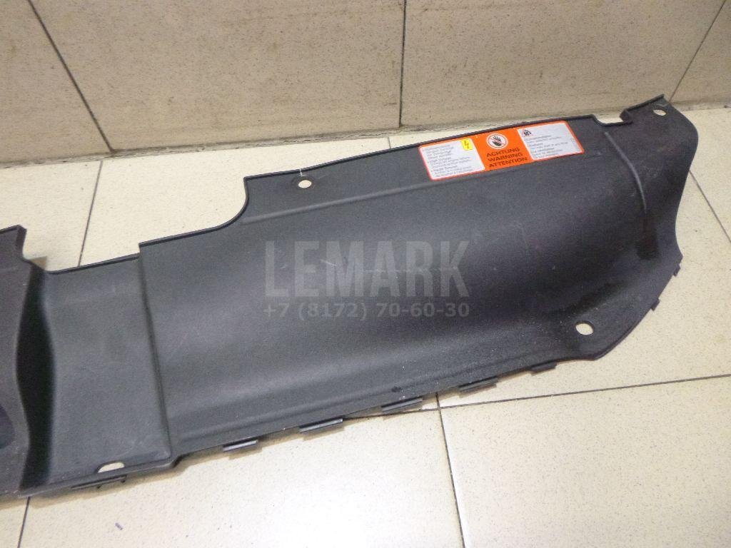 Кожух замка капота