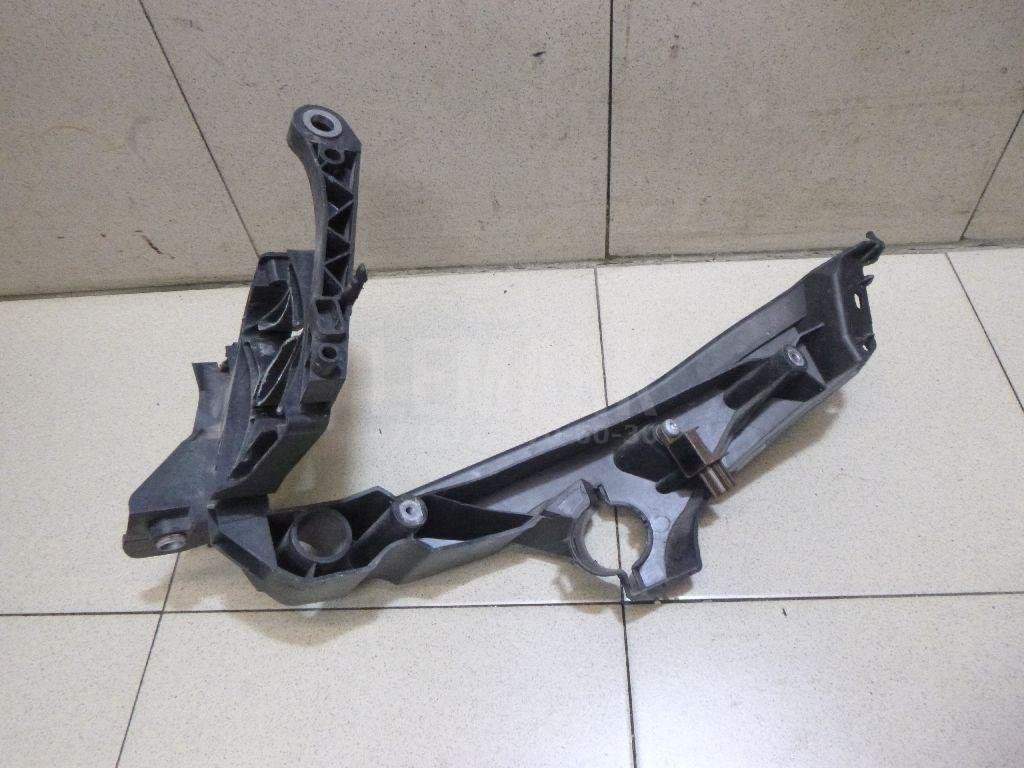 Кронштейн фар правый