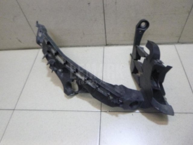 Кронштейн фар правый