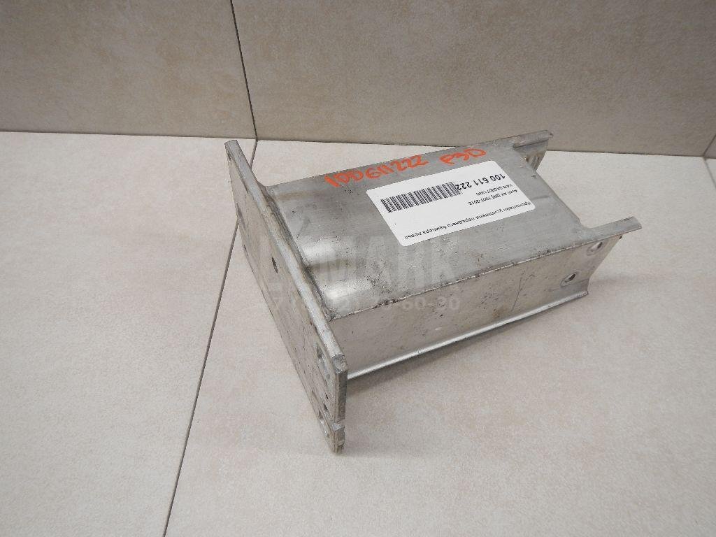 Кронштейн усилителя переднего бампера левый