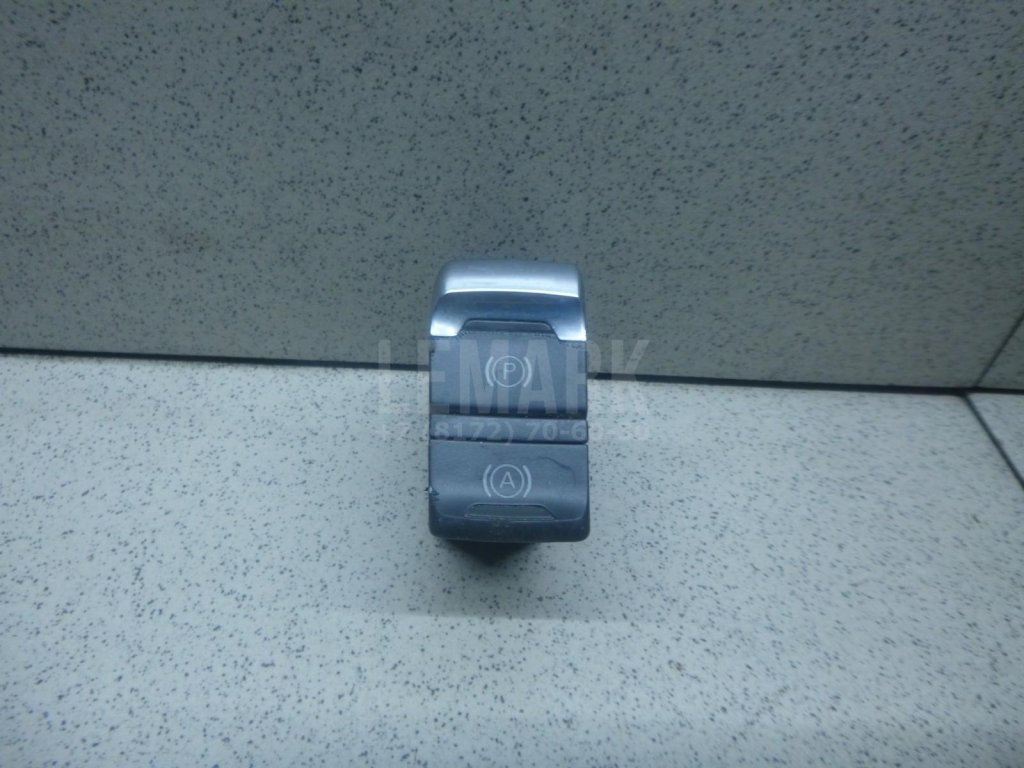 Кнопка фиксатора стояночного тормоза