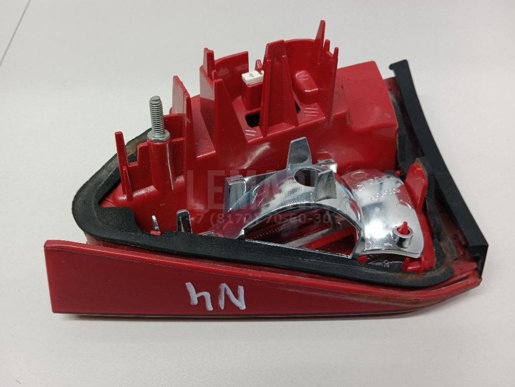 Фонарь задний внутренний левый