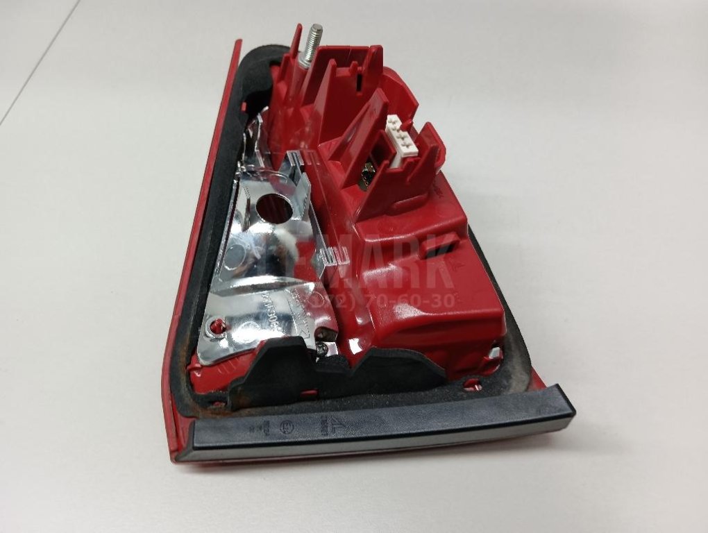 Фонарь задний внутренний левый