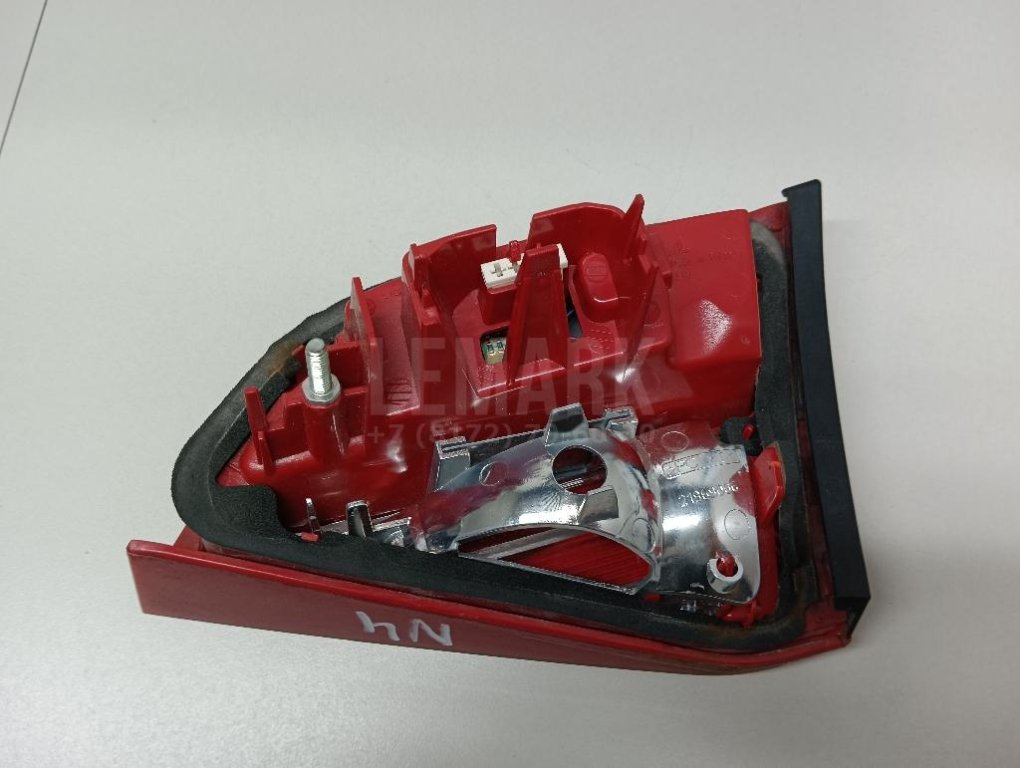 Фонарь задний внутренний левый