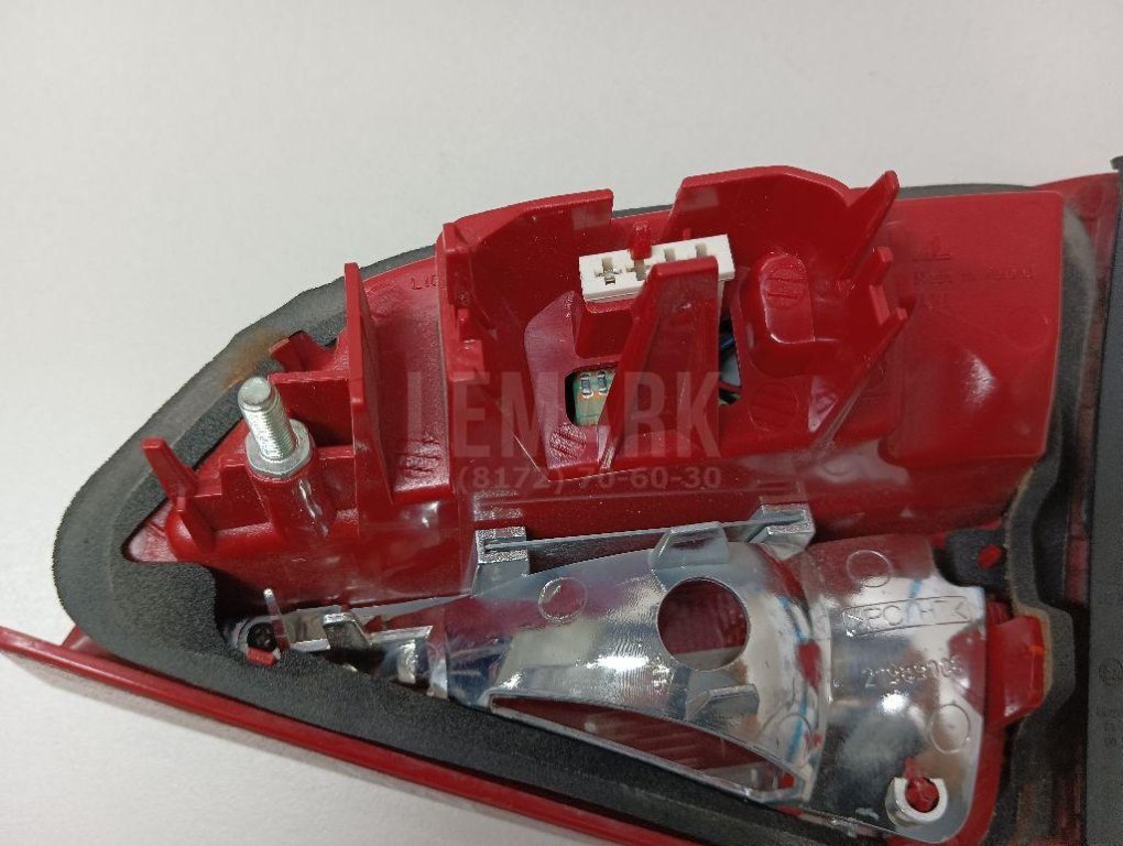 Фонарь задний внутренний левый