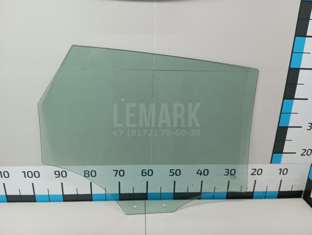 Стекло двери задней левой