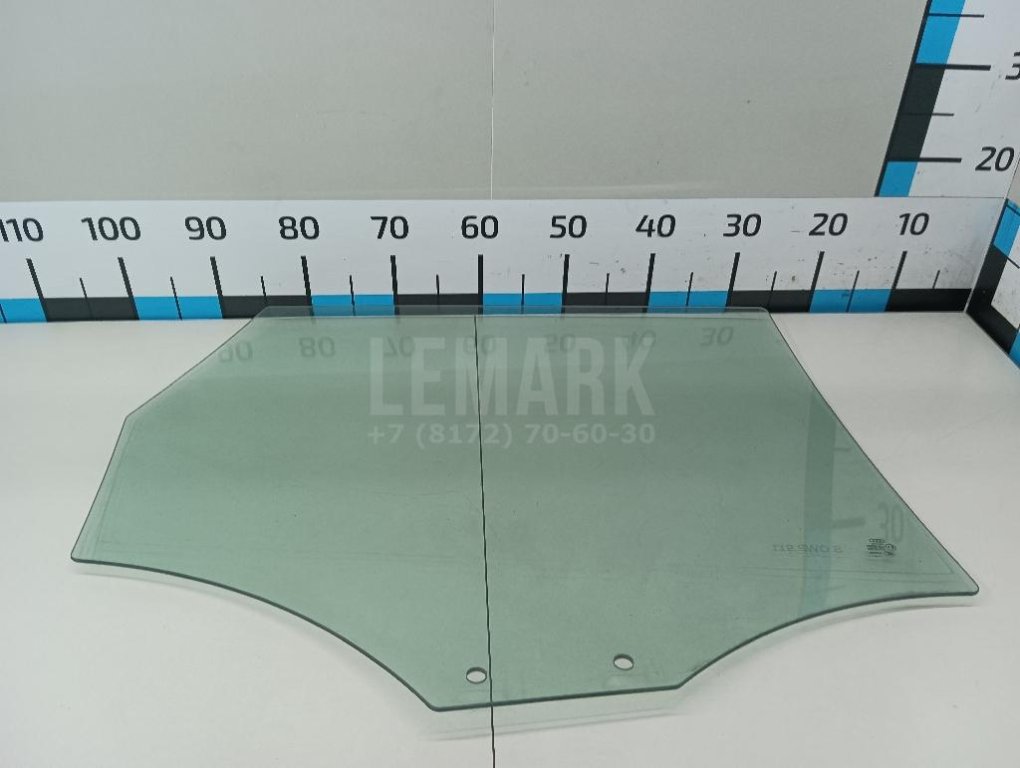 Стекло двери задней левой