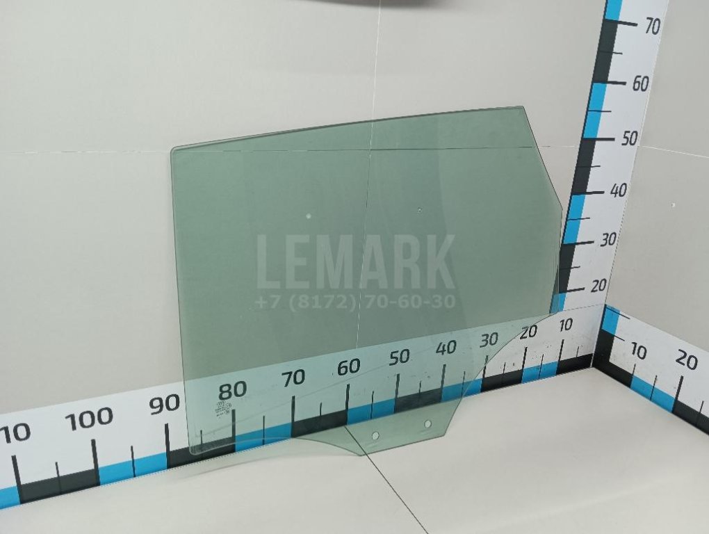 Стекло двери задней правой