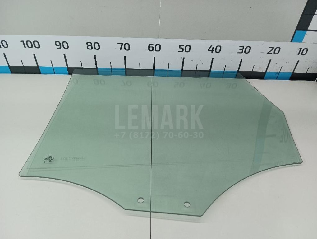 Стекло двери задней правой