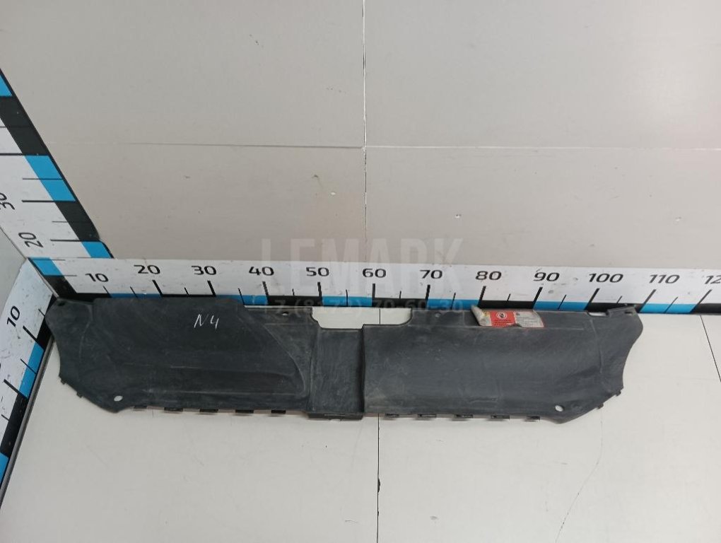 Кожух замка капота