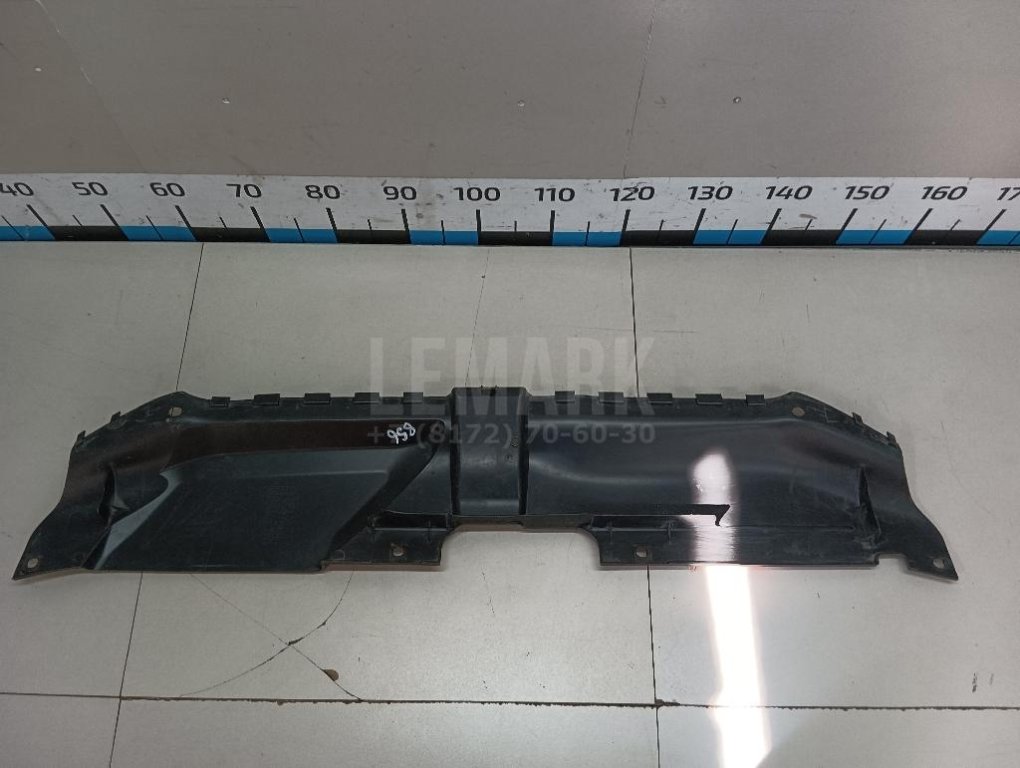 Кожух замка капота