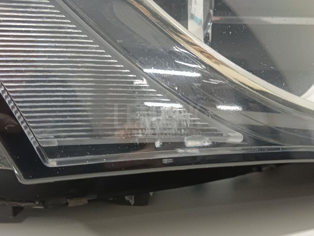 Фара правая для  Audi A2 [8Z0] 2000-2005