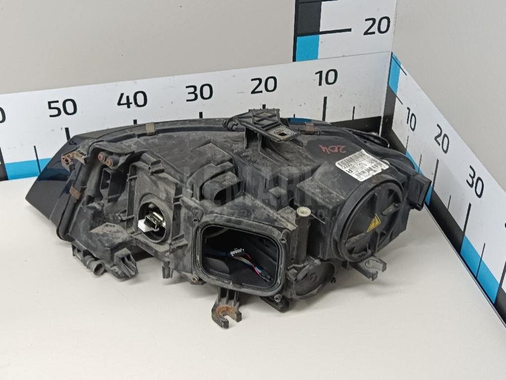 Фара правая для  Audi A2 [8Z0] 2000-2005