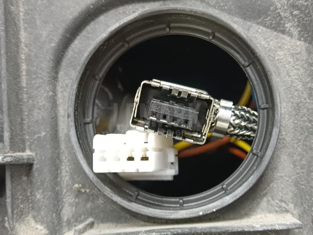 Фара правая для  Audi A2 [8Z0] 2000-2005