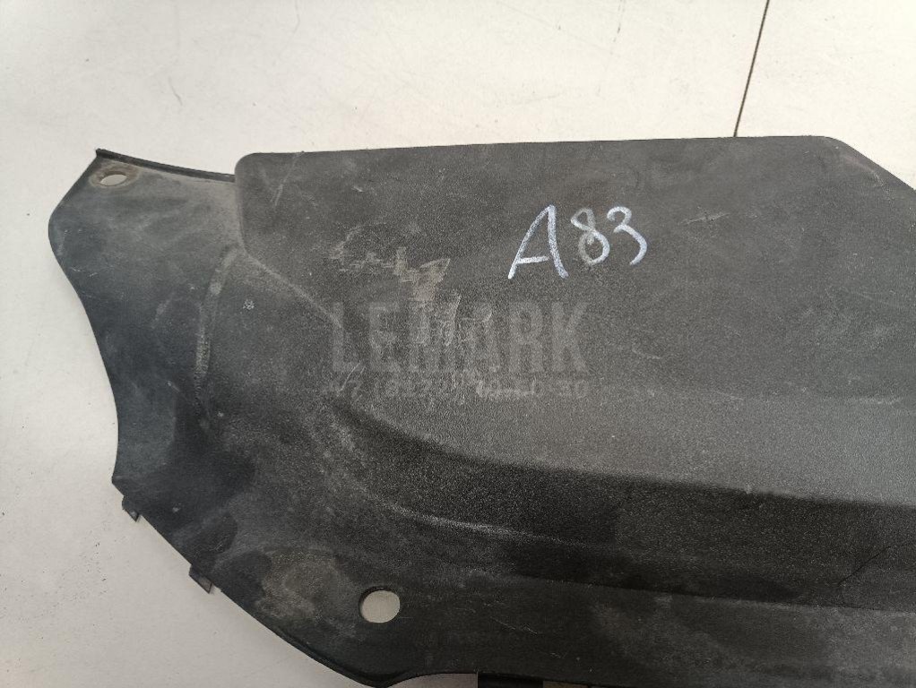 Кожух замка капота