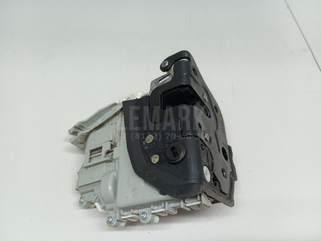 Замок двери задней левой