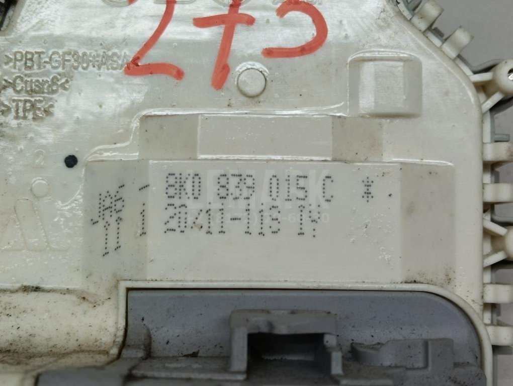 Замок двери задней левой