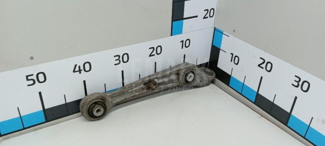 Рычаг передний нижний левый передний