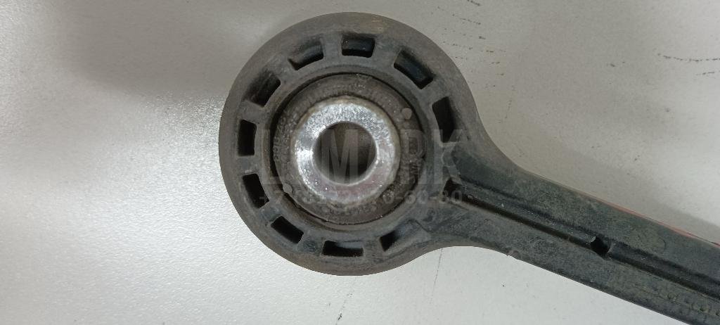 Стойка переднего стабилизатора