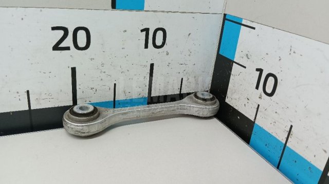 Стойка переднего стабилизатора