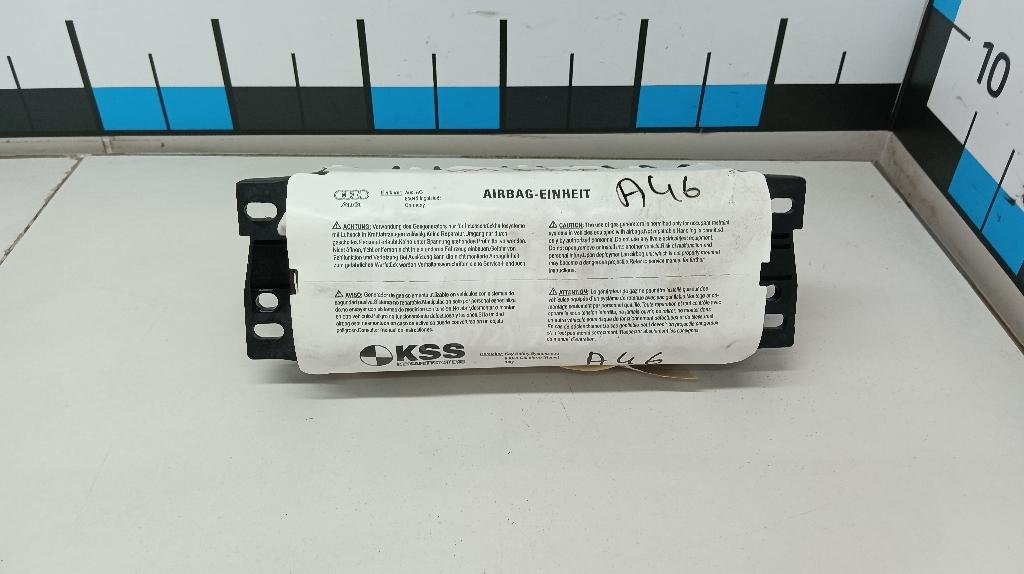 Подушка безопасности пассажирская (в торпедо)