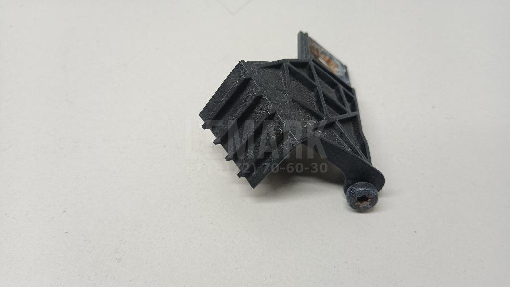 Кронштейн фар правый для  Audi A1 (8X) 2010-2018