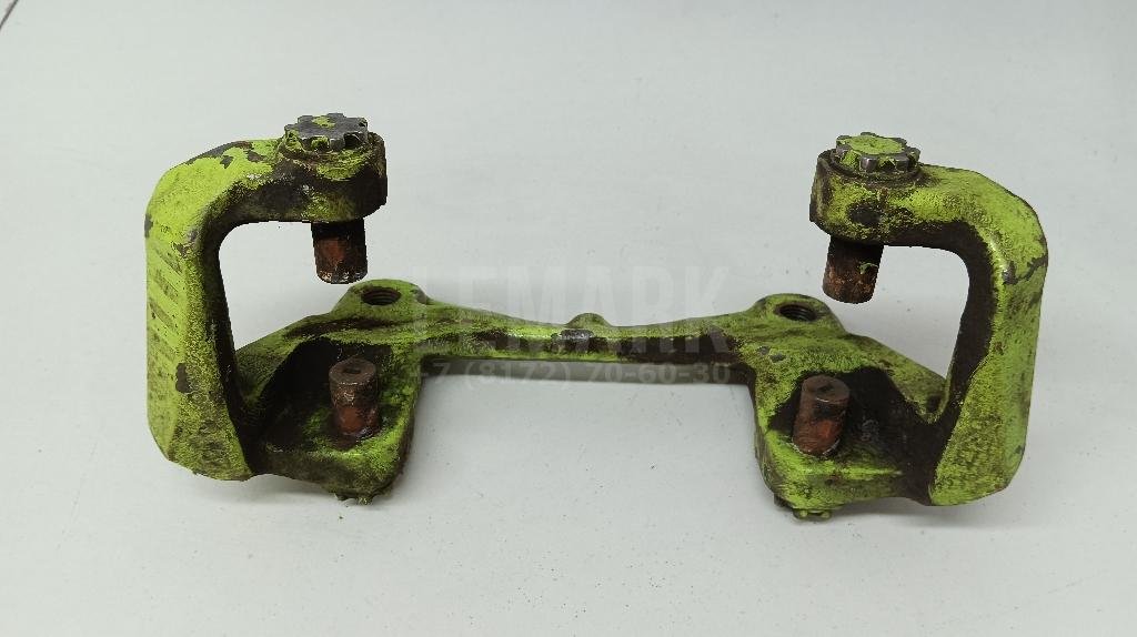 Скоба суппорта переднего