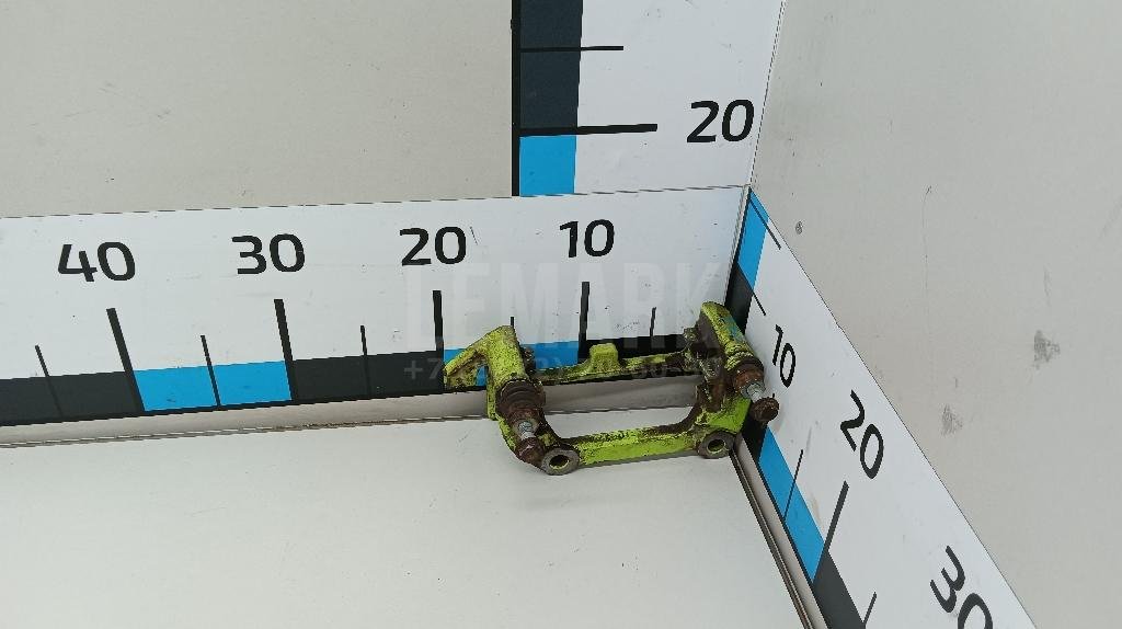 Скоба суппорта заднего правого