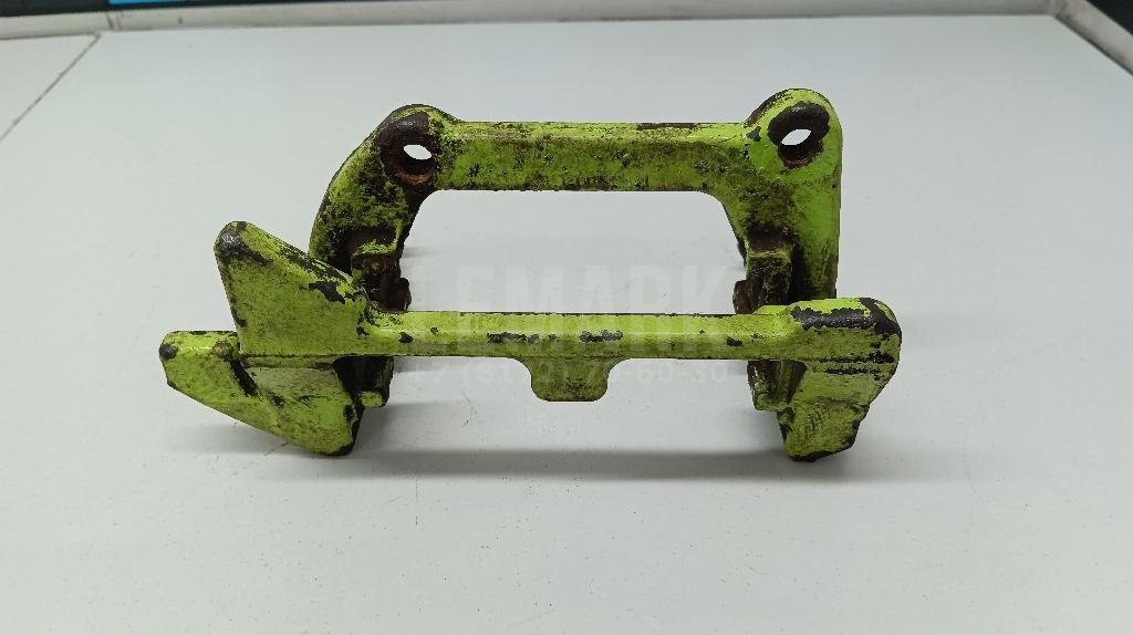 Скоба суппорта заднего правого