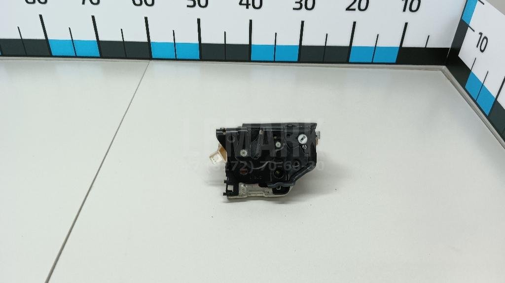 Замок двери задней правой