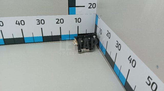 Замок двери задней правой