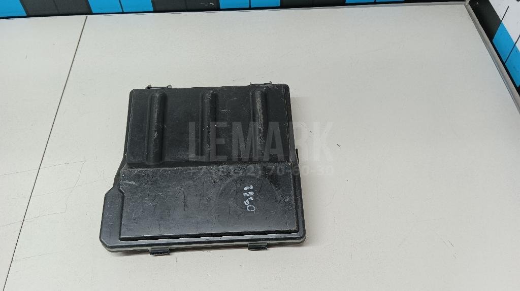 Крышка блока предохранителей