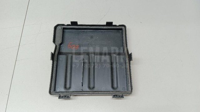 Крышка блока предохранителей