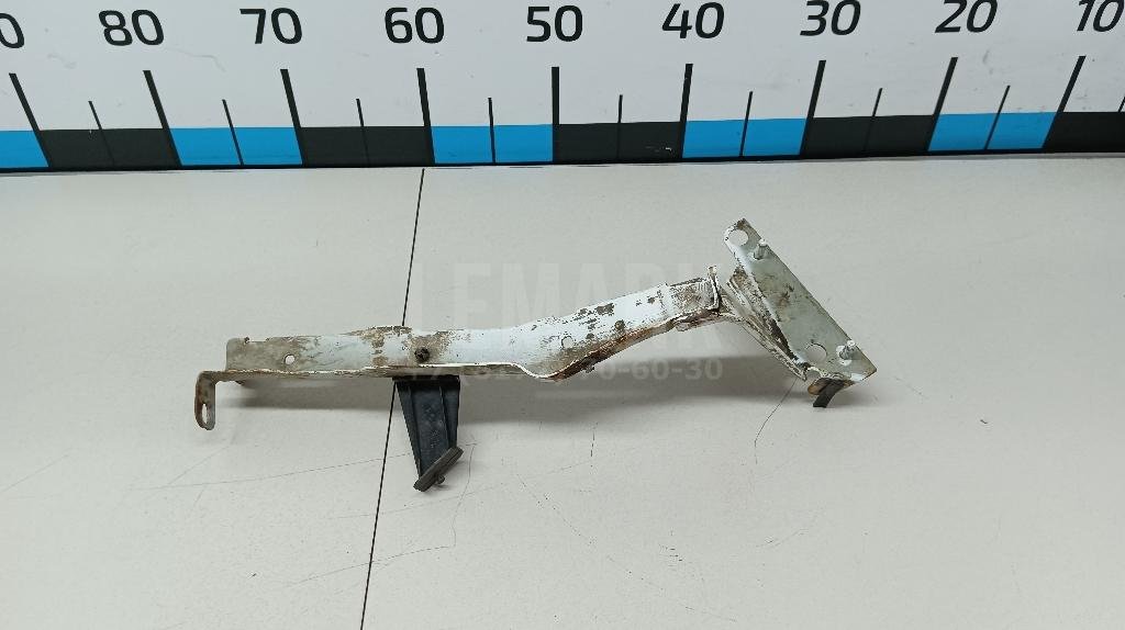 Кронштейн крепления крыла