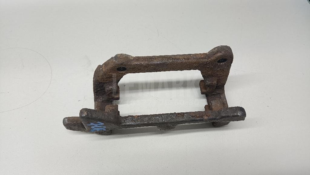 Скоба суппорта заднего правого