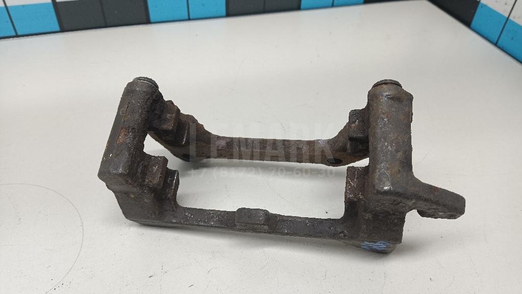 Скоба суппорта заднего правого