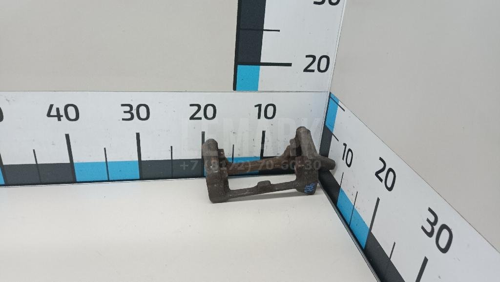 Скоба суппорта заднего правого