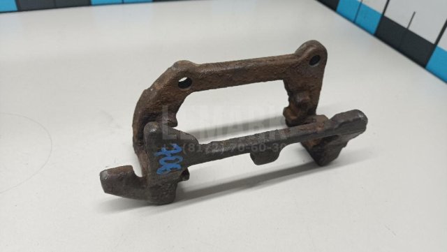 Скоба суппорта заднего правого