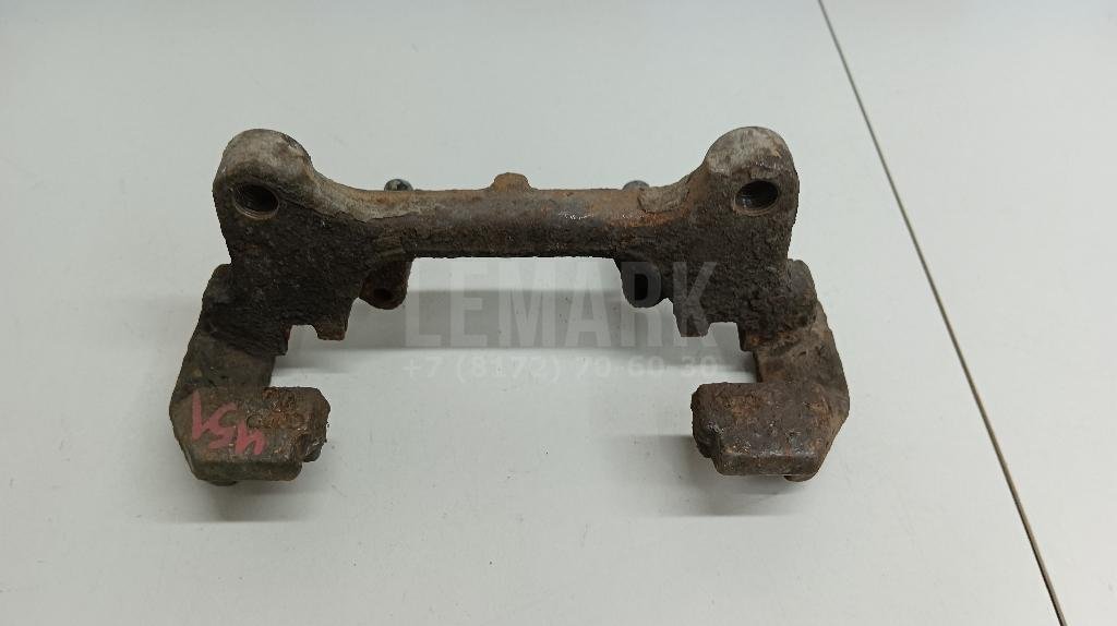 Скоба суппорта переднего