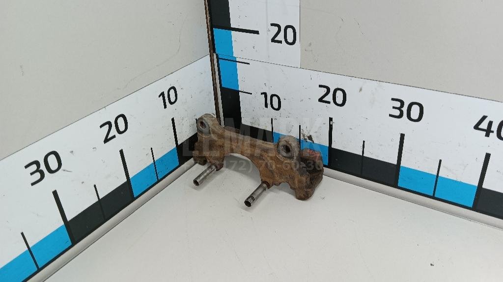 Скоба суппорта переднего