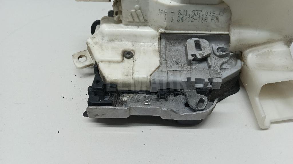 Замок двери передней левой