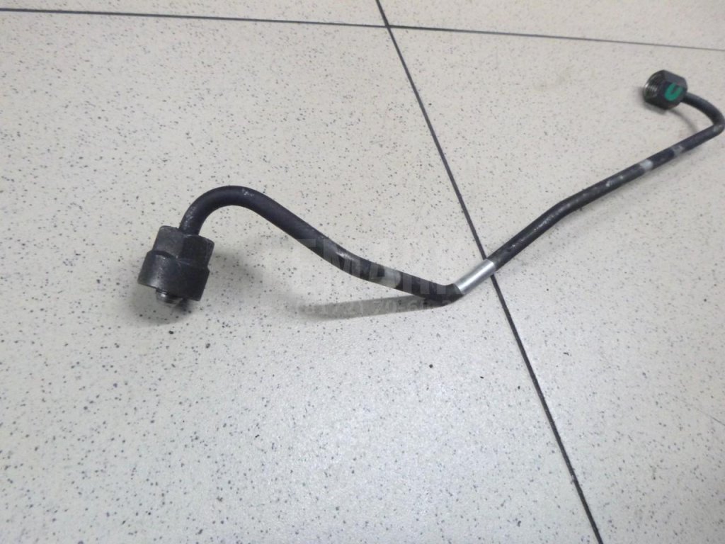 Трубка топливная