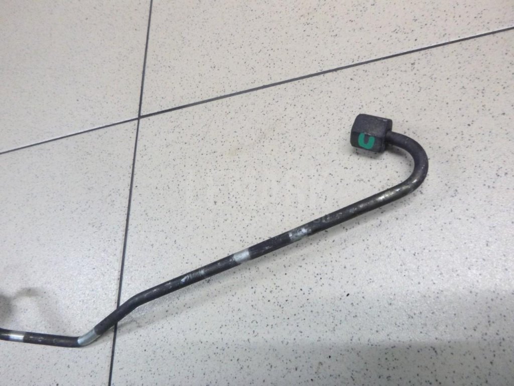 Трубка топливная