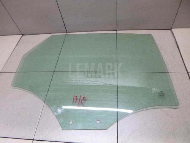 Стекло двери задней правой