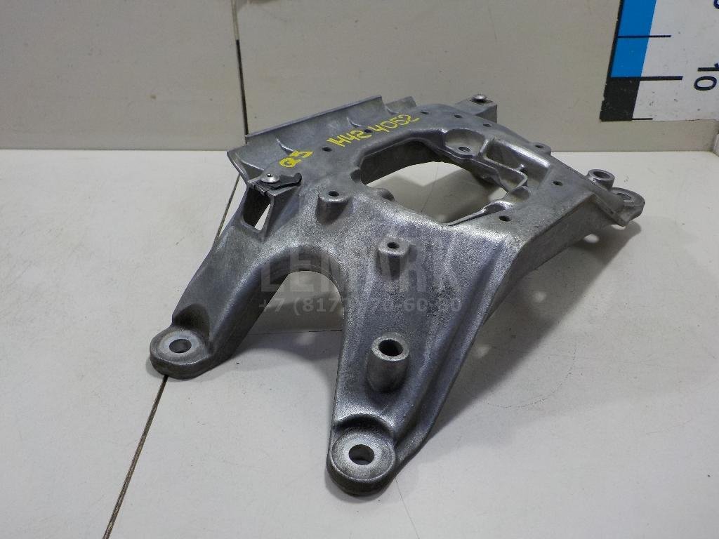 Кронштейн опоры КПП для  Audi 100 [C4] 1991-1994