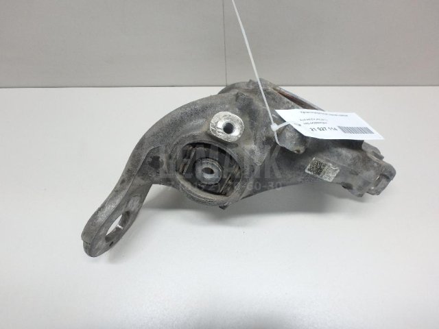 Кулак поворотный задний правый