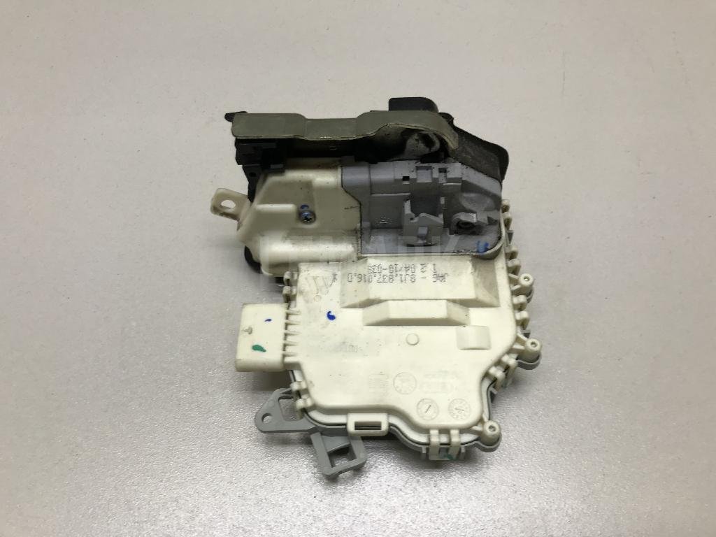 Замок двери передней правой