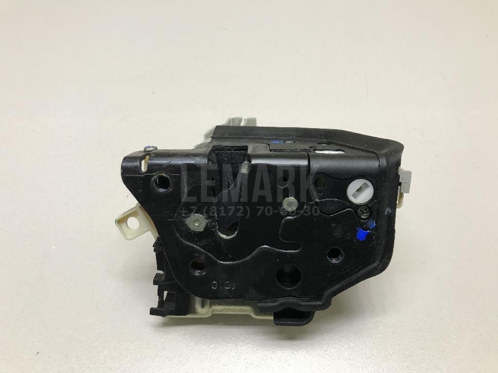 Замок двери передней правой